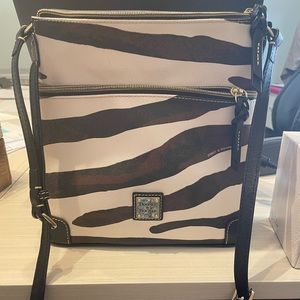 Like BRAND NEW! Dooney&Burke crossbody.